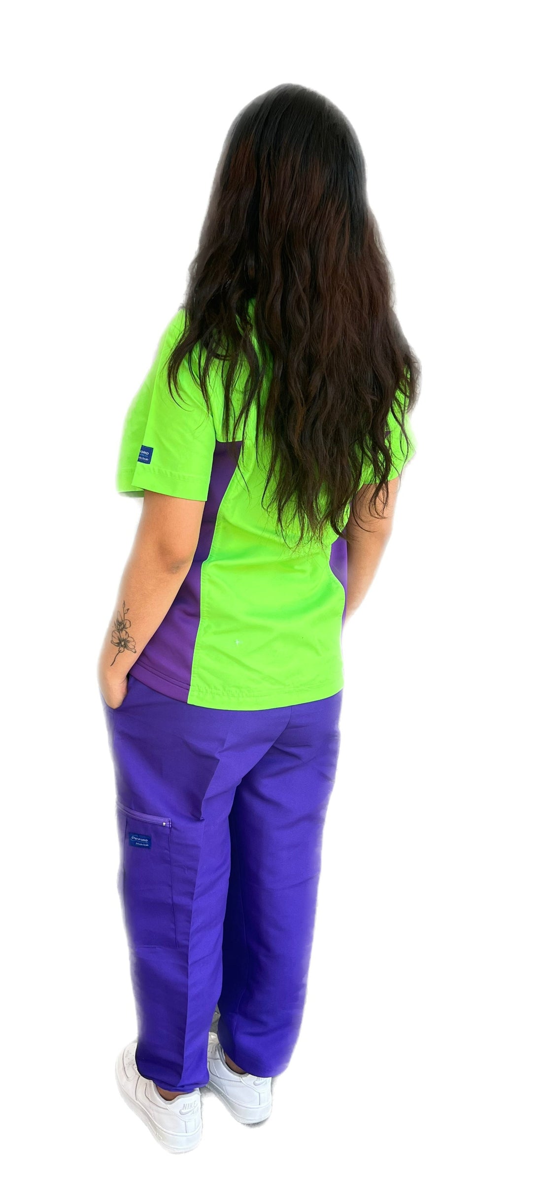 Pijama quirúrgica verde neon  spandex para Dama Cruzada Stanford repelente a líquidos Precio regular$ 499.00